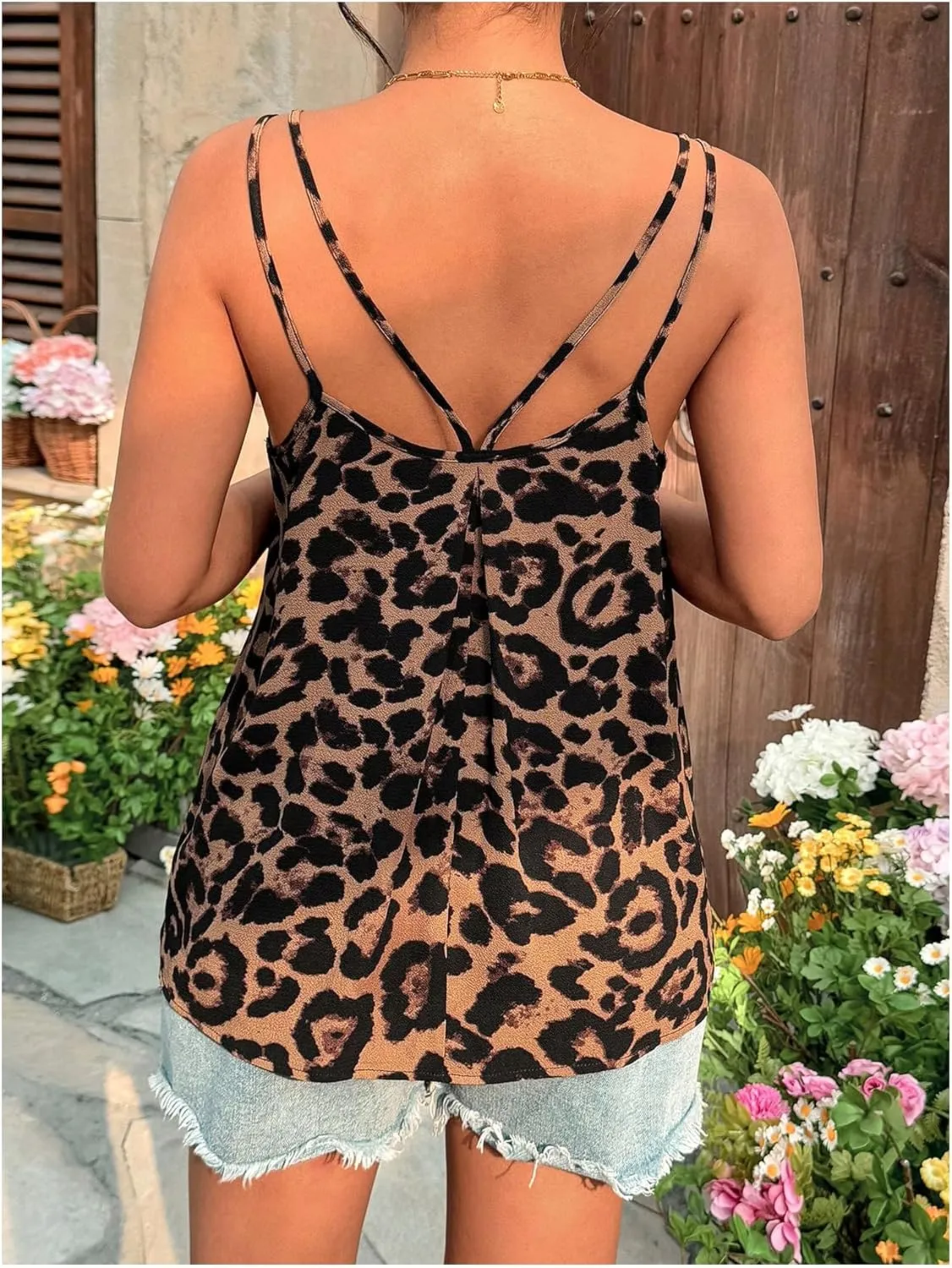 OYOANGLE Women's Leopard Print Cami Top V Neck Spaghetti Strap Tank Tops Summer Camisole